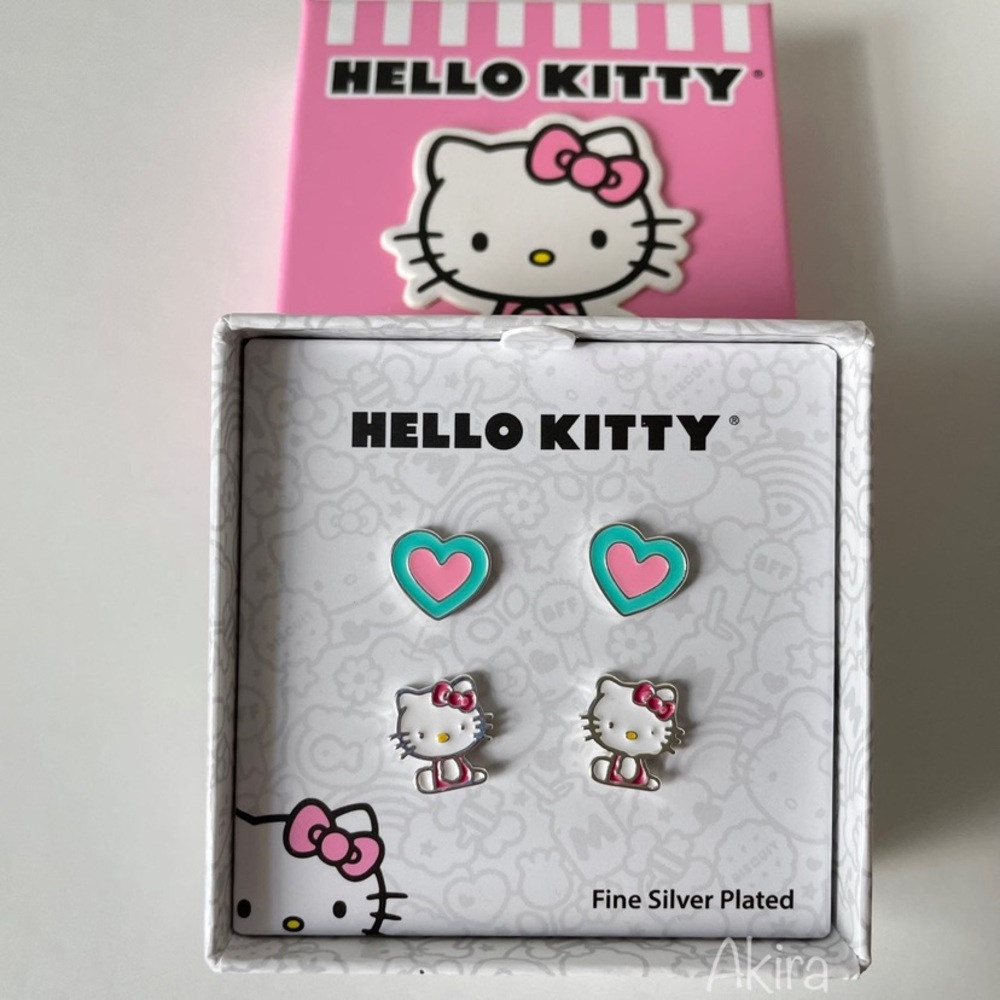 HELLO KITTY 2 PAIR EARRINGS